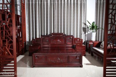 港龍紅木 傳統工藝與中式典雅的藝術結晶——高箱國色天香紅酸枝大床
